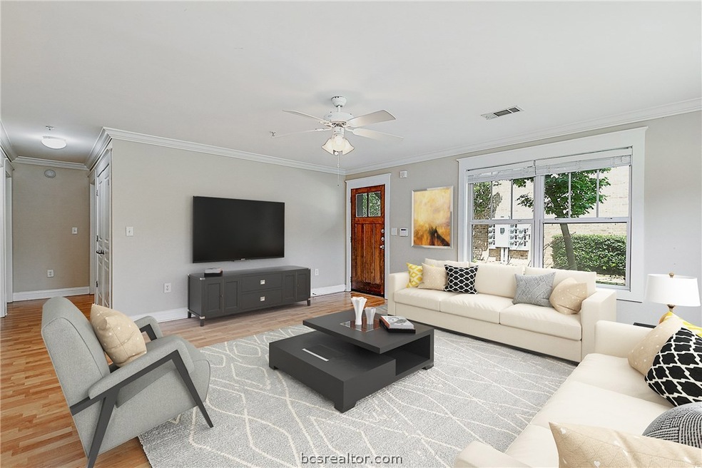 Photo of Living Room has been virtually staged.