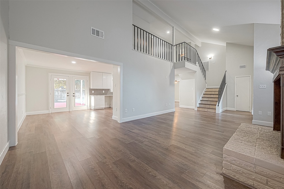 3919 Saratoga Dr, Houston, TX 77088 - photo 1