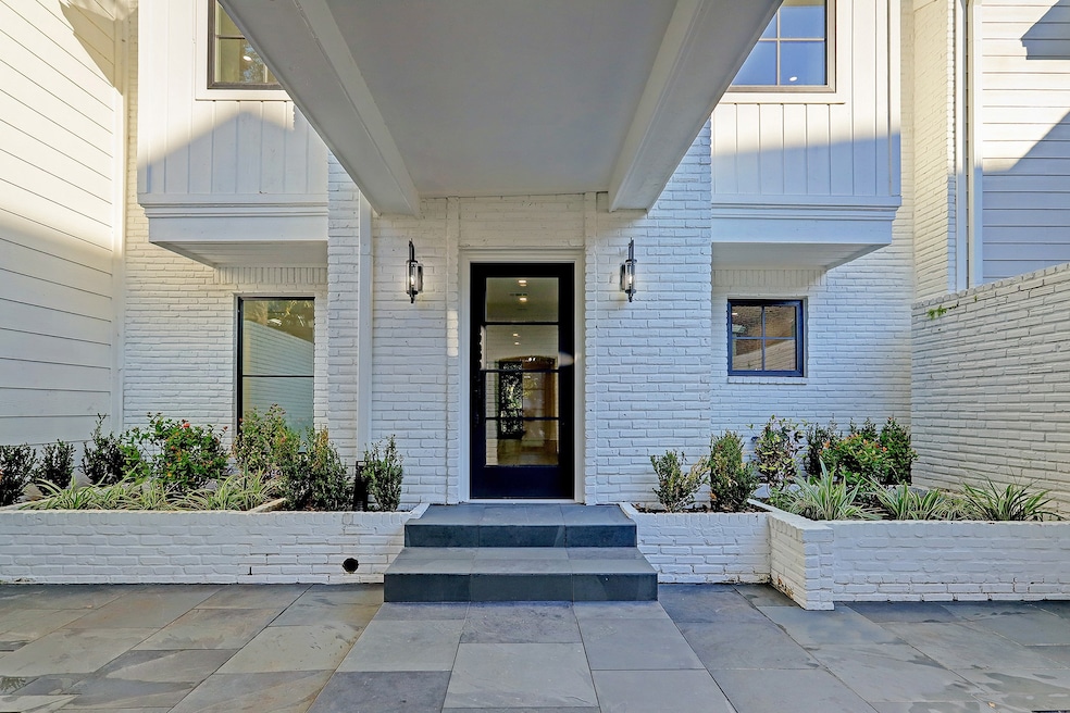 85 Legend Ln, Houston, TX 77024 - photo 1