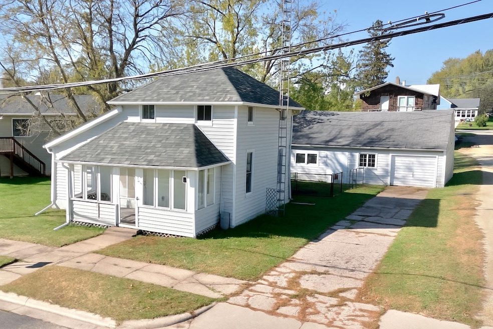 130 6th St SW, Plainview, MN 55964 - photo 1