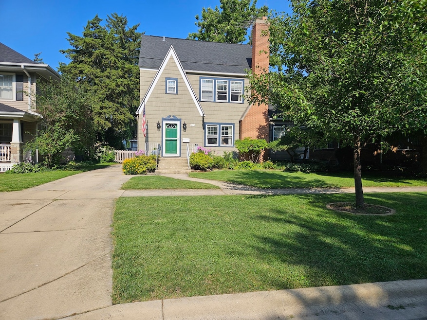 225 S Commonwealth Ave, Aurora, IL 60506 - photo 1