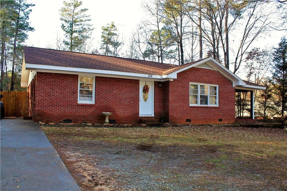 618 Gainesville Hwy, Winder, GA 30680 - photo 1