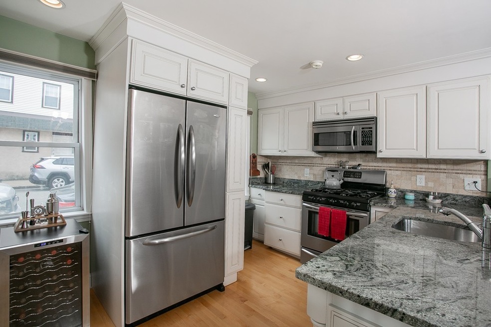 522 E 3rd St unit 1, Boston, MA 02127 - photo 1