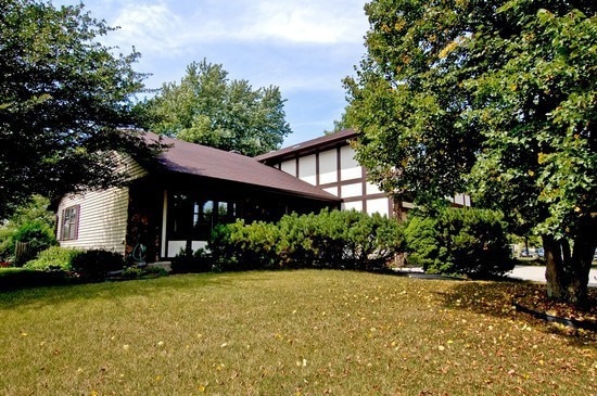 4080 N Parkside Dr, Hoffman Estates, IL 60192 - photo 1