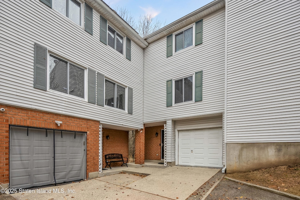 512 Ilyssa Way, Staten Island, NY 10312 - photo 1