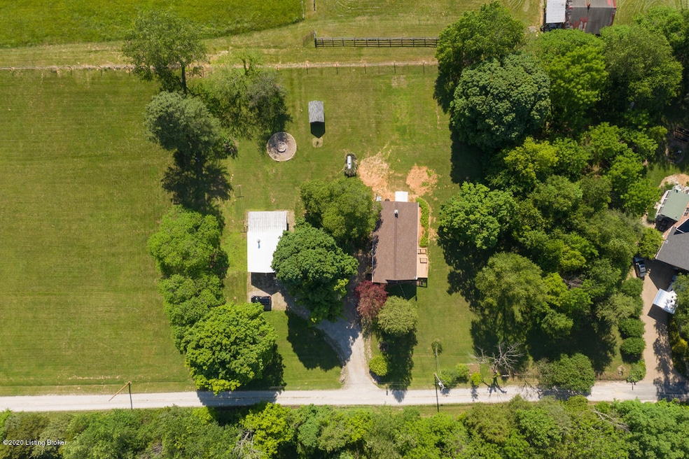 10410 Farmers Way, Louisville, KY 40291 - photo 1