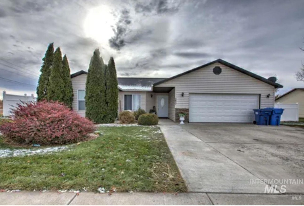 1017 21st Ave E, Jerome, ID 83338 - photo 1