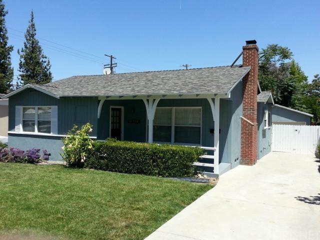 21915 Viscanio Rd, Woodland Hills, CA 91364 - photo 1