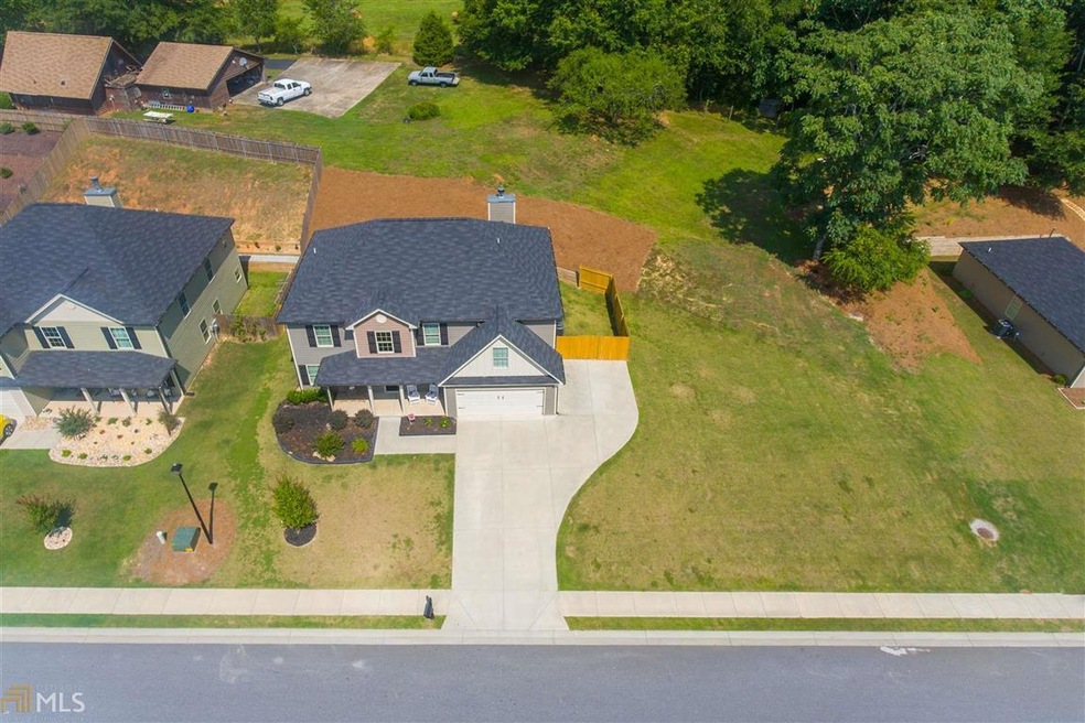 518 Highpoint Cir unit 10, Winder, GA 30680 - photo 1