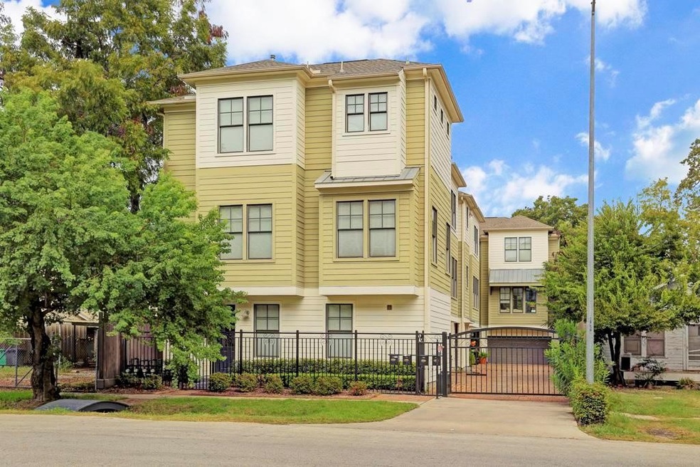 539 W 25th St unit C, Houston, TX 77008 - photo 1