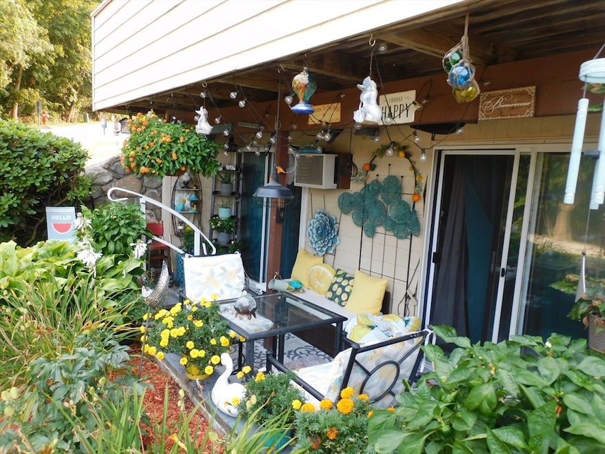 16 Glen Devin St, Amesbury, MA 01913 - photo 1