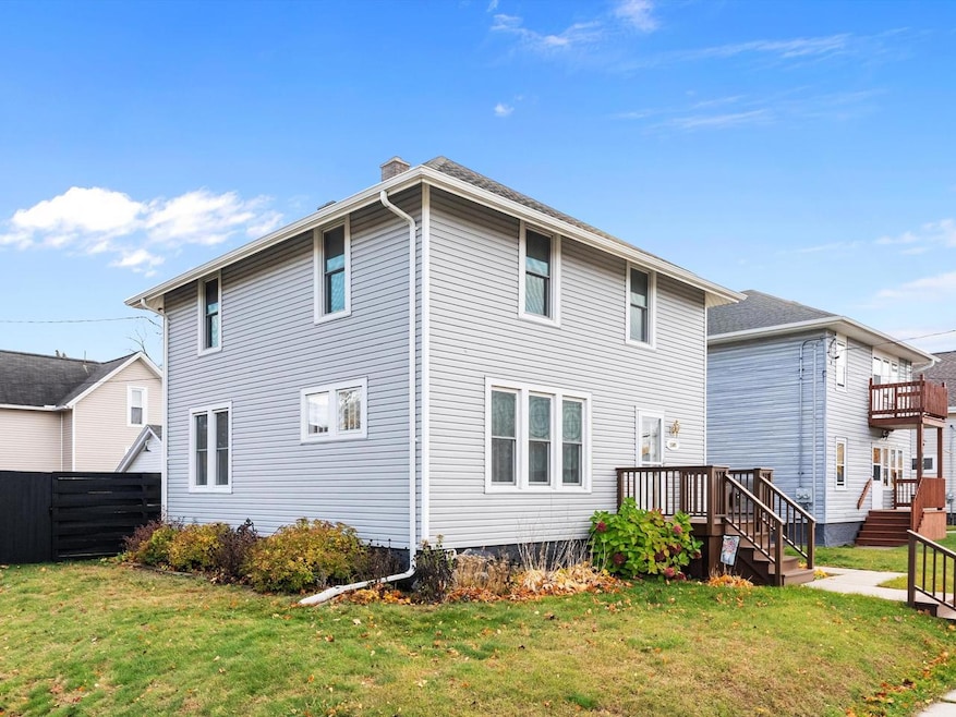 1501 Columbus St, Manitowoc, WI 54220 - photo 1