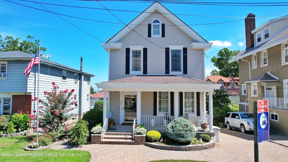 Sold $760,000 • Co-Listing Agent