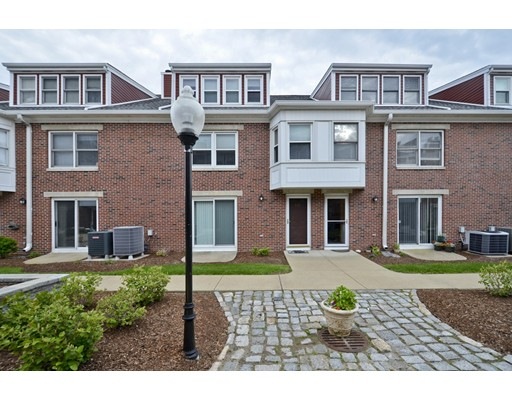 142 Quincy Shore Dr unit 145, Quincy, MA 02171 - photo 1