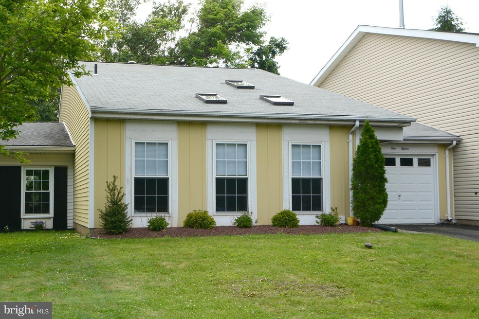 115 Hidden Valley Ln, Newtown, PA 18940 - photo 1