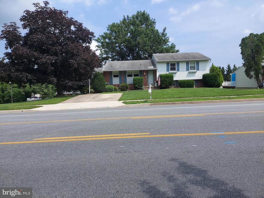 9105 Waltham Woods Rd, Parkville, MD 21234 - photo 1