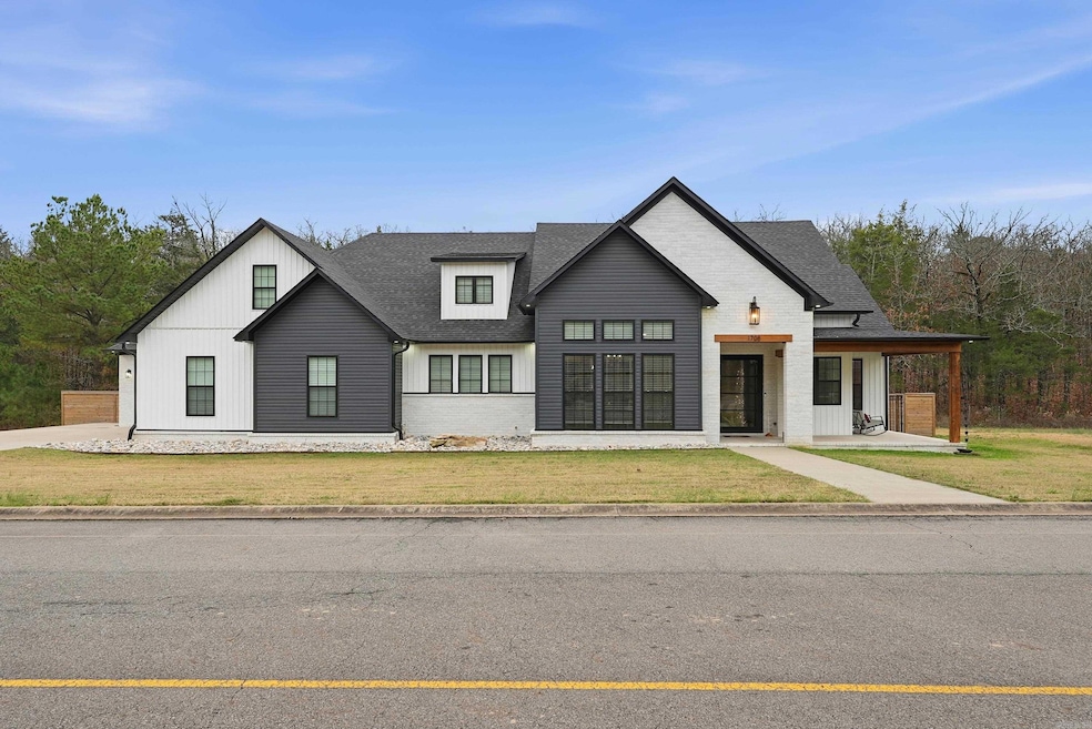 1708 E Holloway, Morrilton, AR 72110 - photo 1