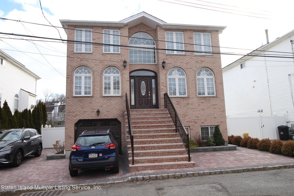 76 Bayview Ln, Staten Island, NY 10309 - photo 1