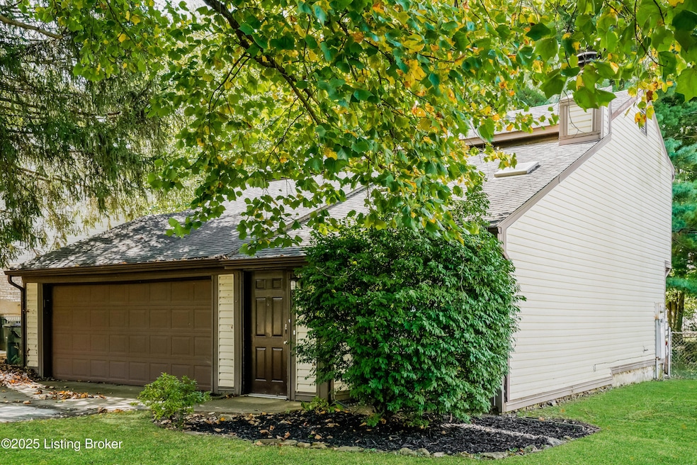 2808 Six Mile Ln, Louisville, KY 40220 - photo 1