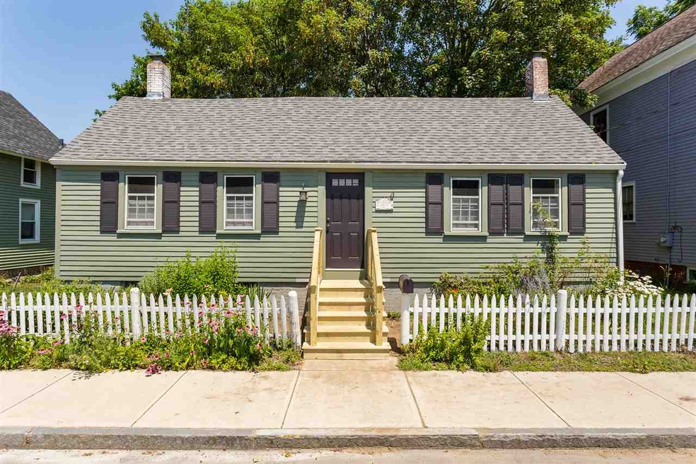 39 Cass St, Portsmouth, NH 03801 - photo 1