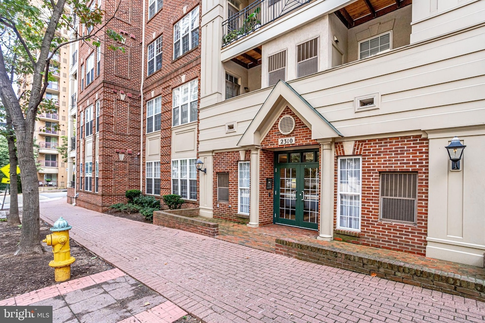 2310 14th St N unit 203, Arlington, VA 22201 - photo 1