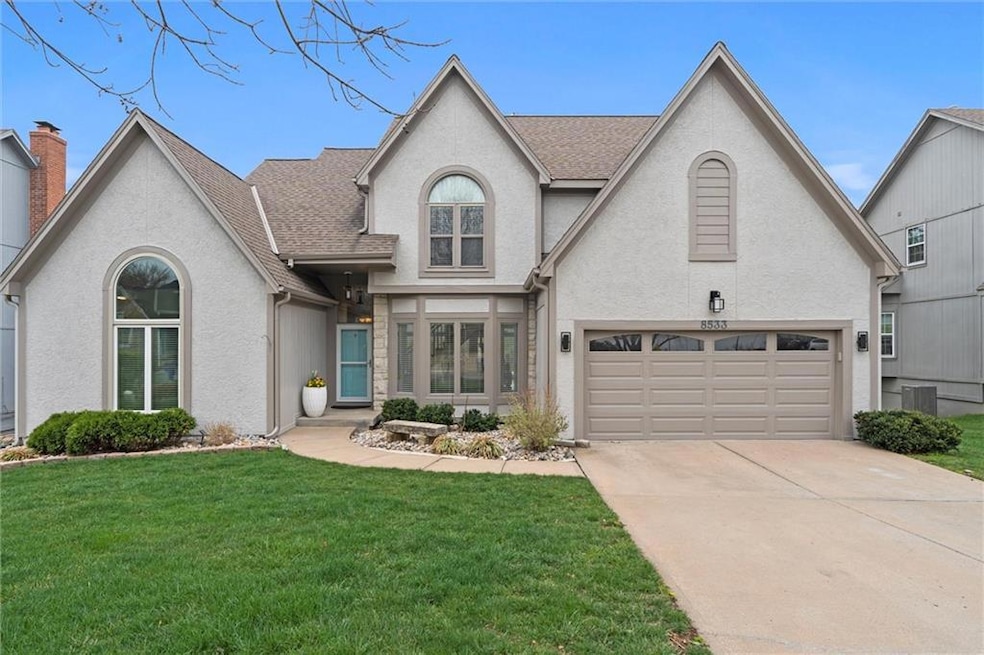 8533 Candlelight Ln, Lenexa, KS 66215 - photo 1
