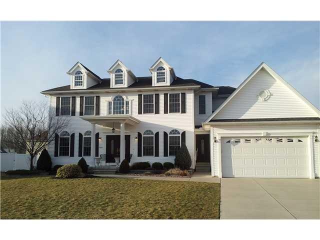 Exterior Front Located on a quiet cul de sac