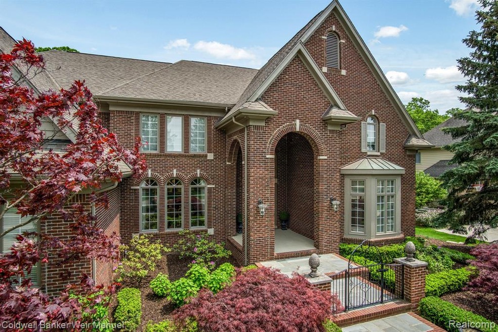 5689 Kirkridge Trail, Oakland Township, MI 48306 - photo 1