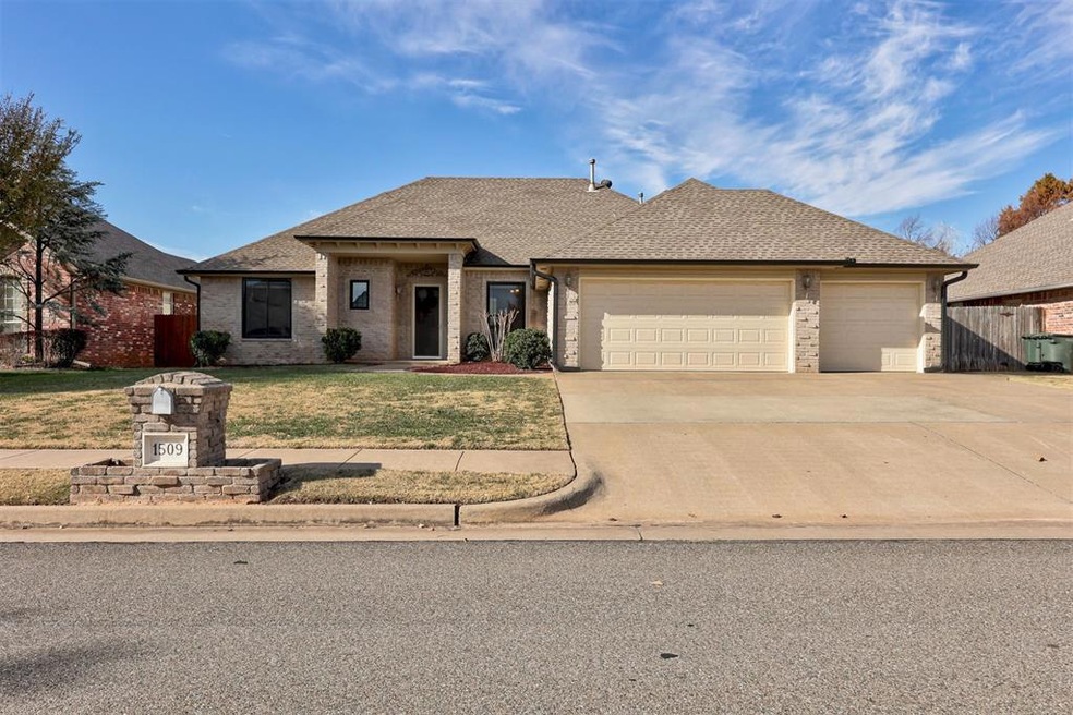 1509 Auburn Crossing, Edmond, OK 73012 - photo 1