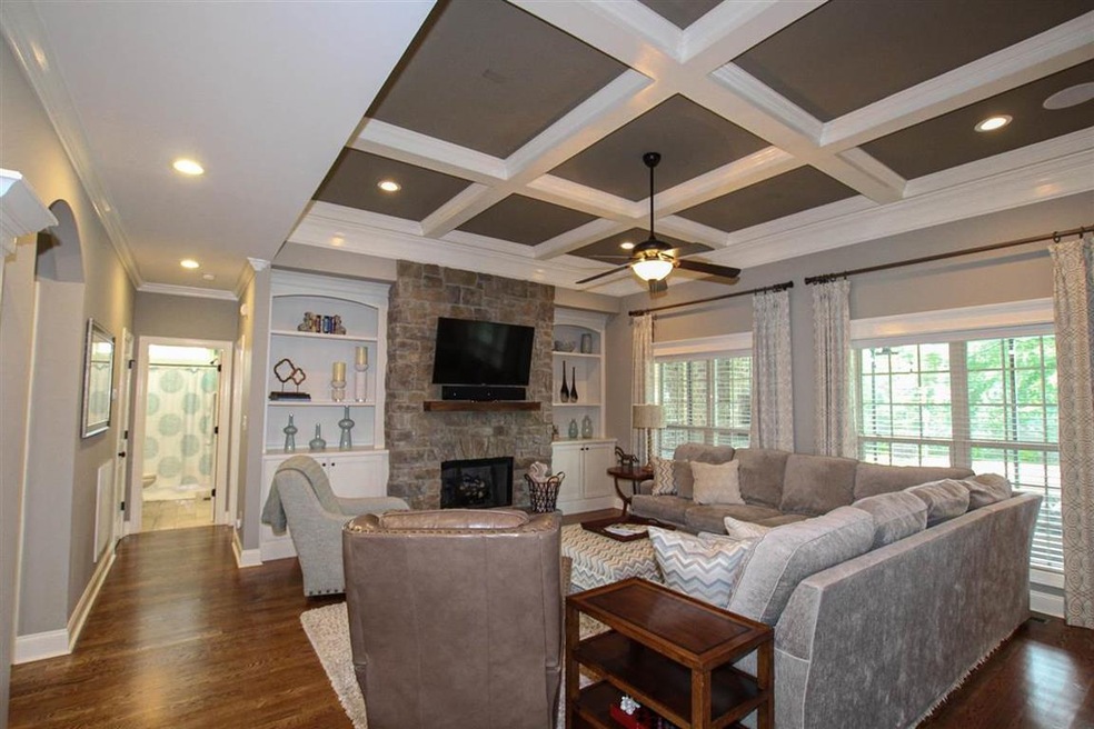 401 Avondale Cir, Warner Robins, GA 31088 - photo 1