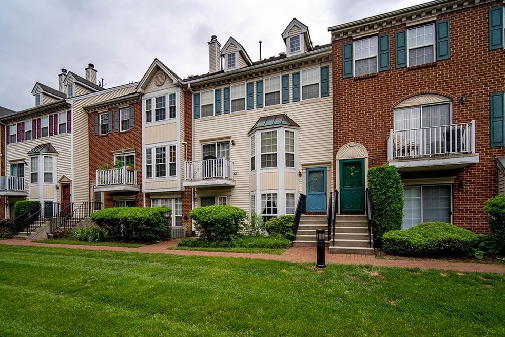 66 Cottonwood St, Jersey City, NJ 07305 - photo 1