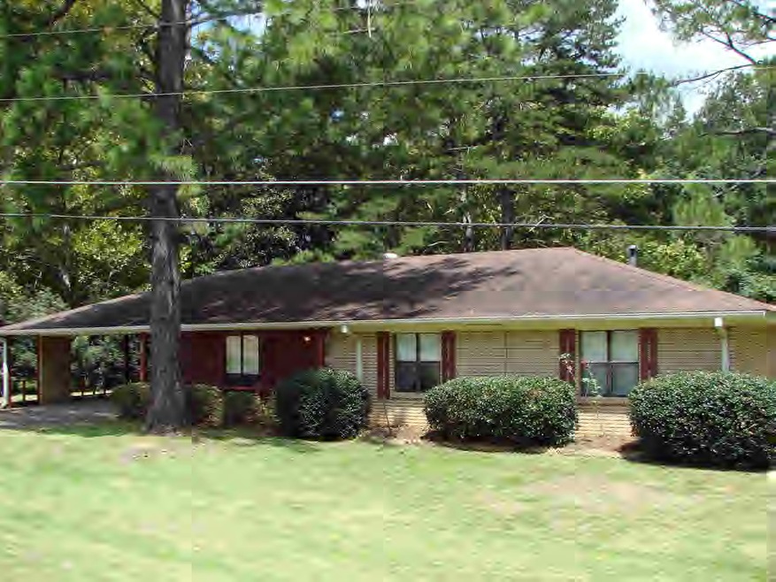 901 Nathan Dr, McComb, MS 39648 - photo 1