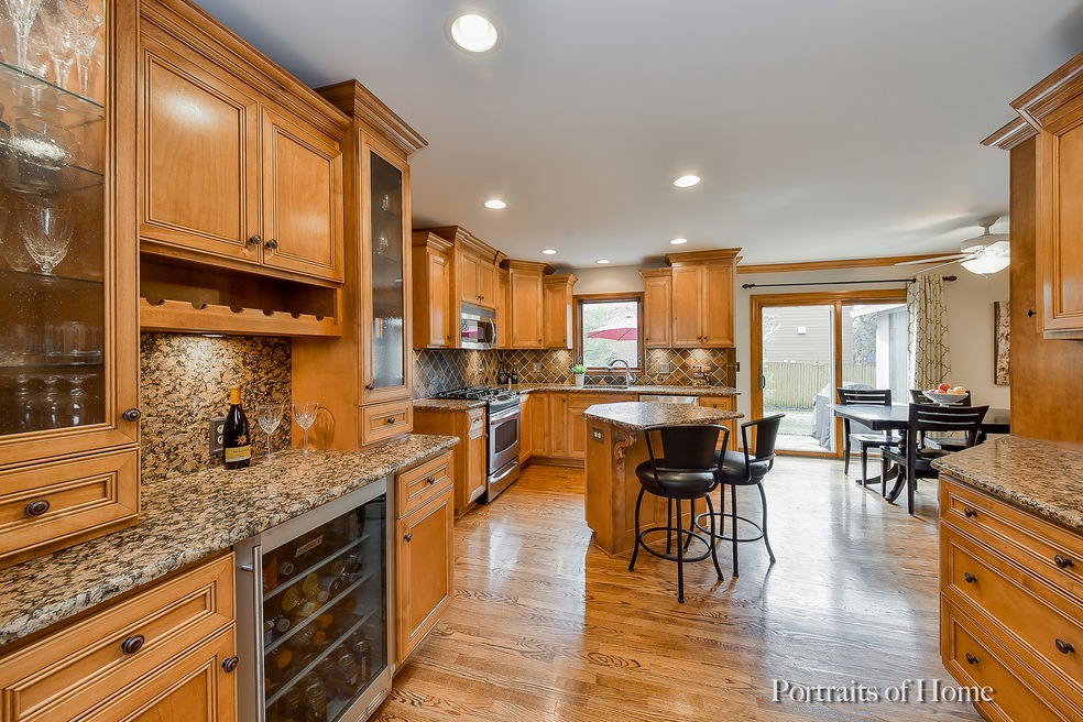 1150 Palm Ct, Naperville, IL 60540 - photo 1