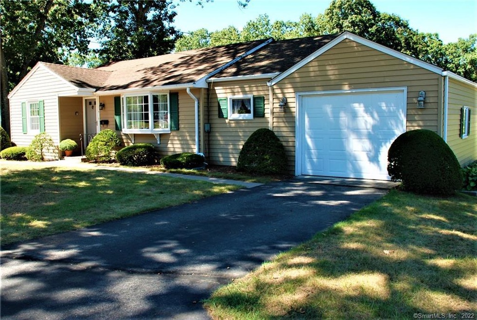 7 Wilstar Cir, Enfield, CT 06082 - photo 1