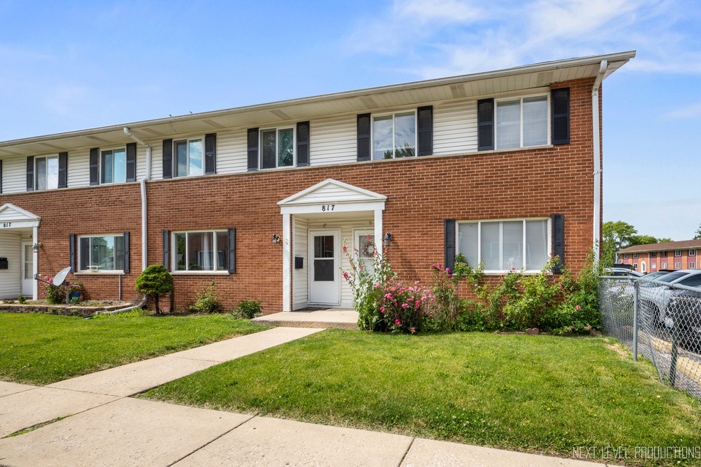 817 N Randall Rd unit D, Aurora, IL 60506 - photo 1