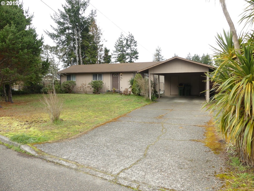 1941 Willow St, Florence, OR 97439 - photo 1
