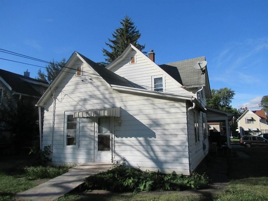 1523 W High St, Davenport, IA 52804 - photo 1