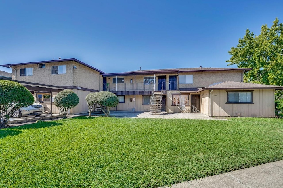 7537 Rogers Ln unit 4, Gilroy, CA 95020 - photo 1