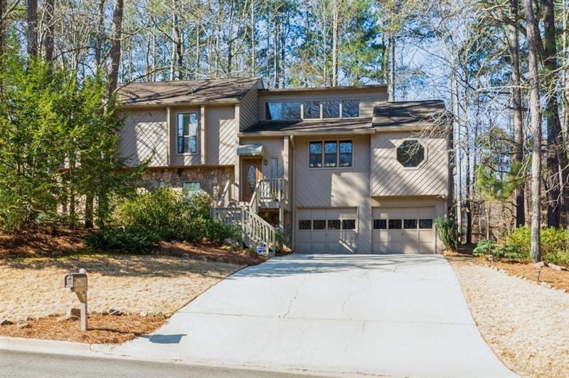 Located at a cul-de-sac, this home has a lovely wo