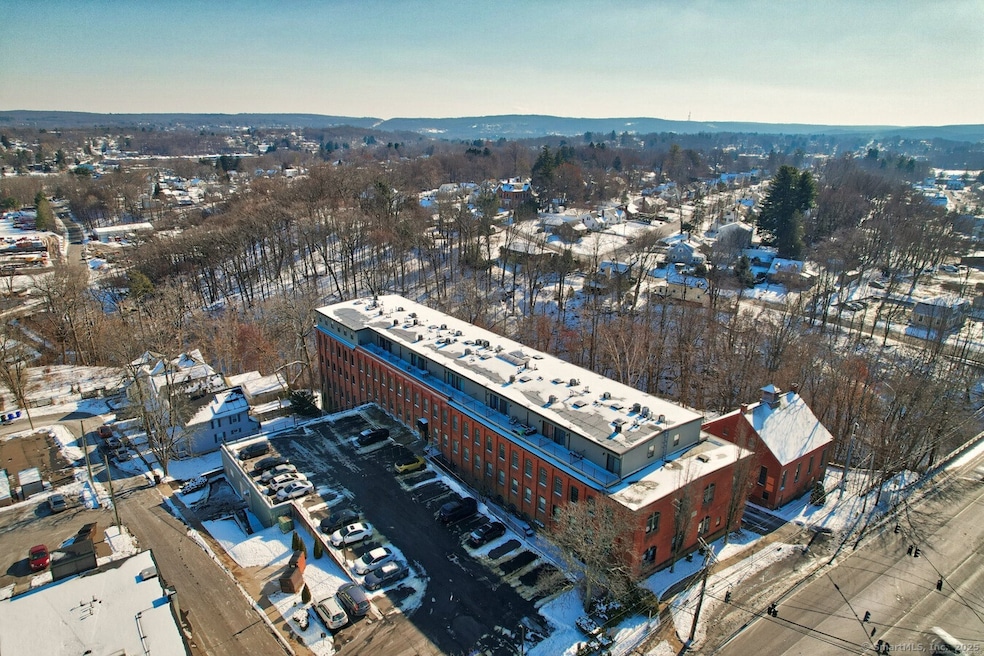 234 S Main St unit 103, Middletown, CT 06457 - photo 1