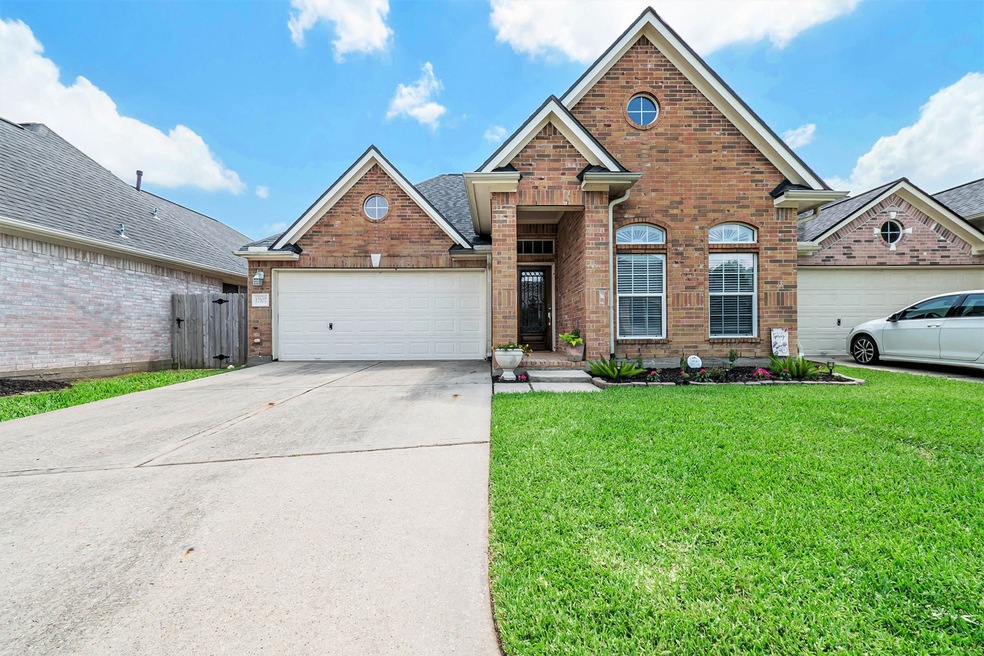 Welcome to your DREAM home at 12107 Lakewood Villa