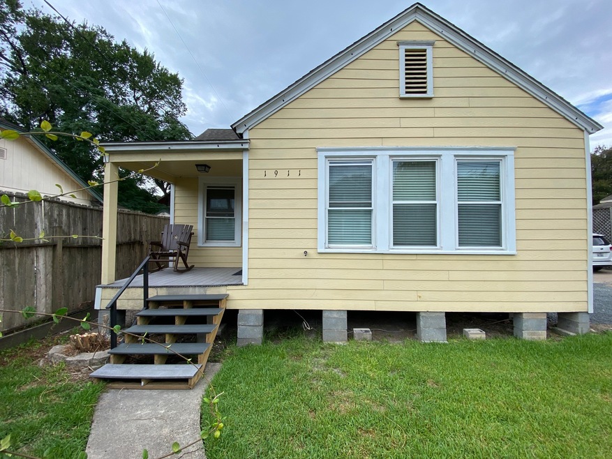 1911 Bradshaw St, Houston, TX 77008 - photo 1