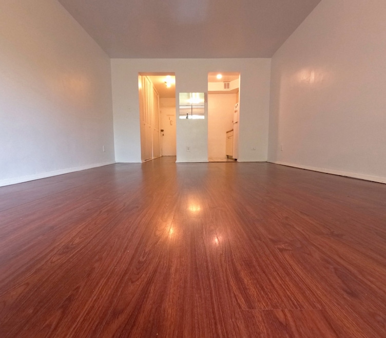 78-06 46th Ave unit 2, Elmhurst, NY 11373 - photo 1