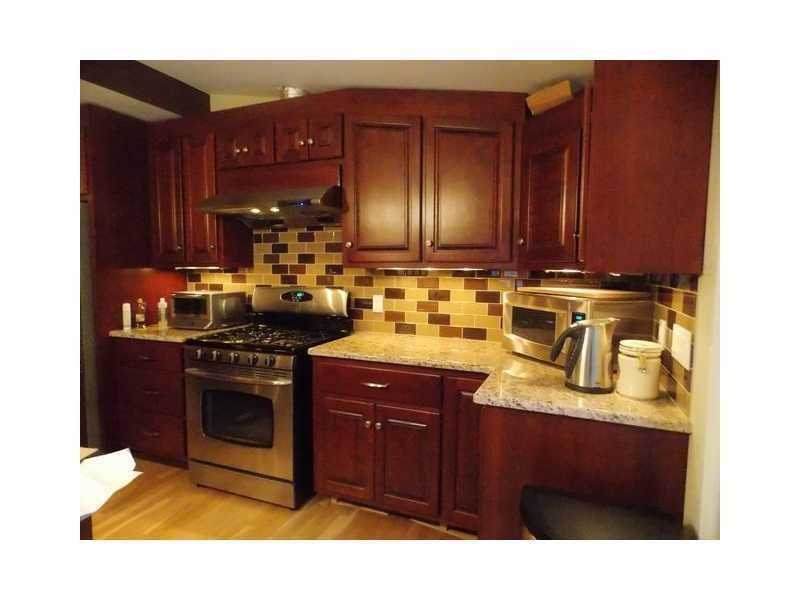 Kitchen. CUSTOM KITCHEN, GRANITE COUNTERS, STAINLE
