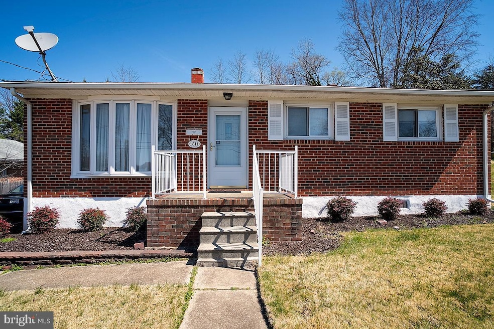 1511 Claridge Ave, Halethorpe, MD 21227 - photo 1