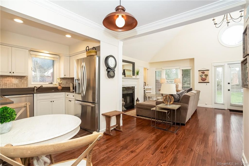 7 Pine Brook Ln, Darien, CT 06820 - photo 1