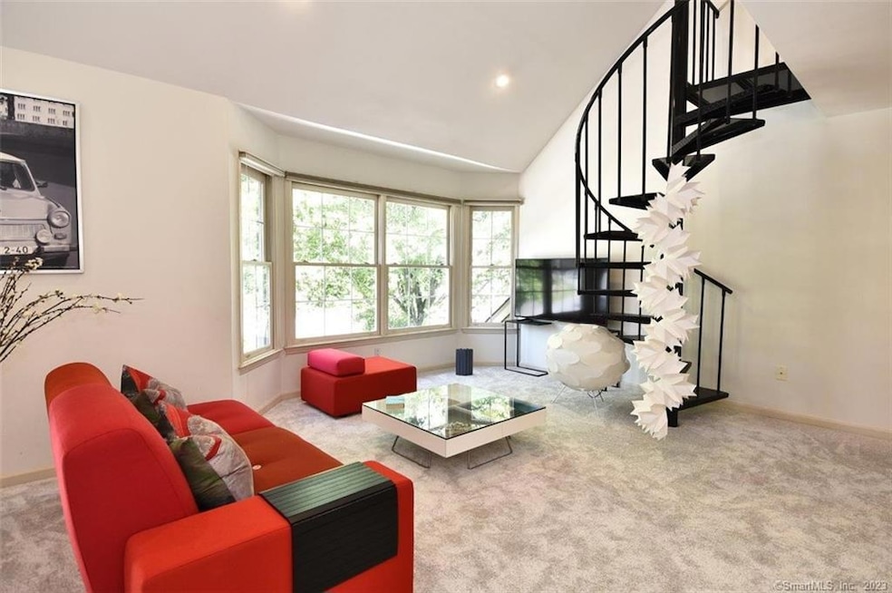 77 Locust Ave unit 124, New Canaan, CT 06840 - photo 1