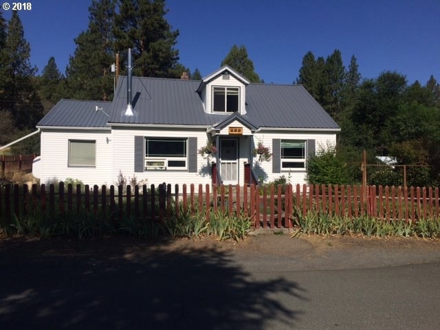 219 N Humbolt St, Canyon City, OR 97820 - photo 1