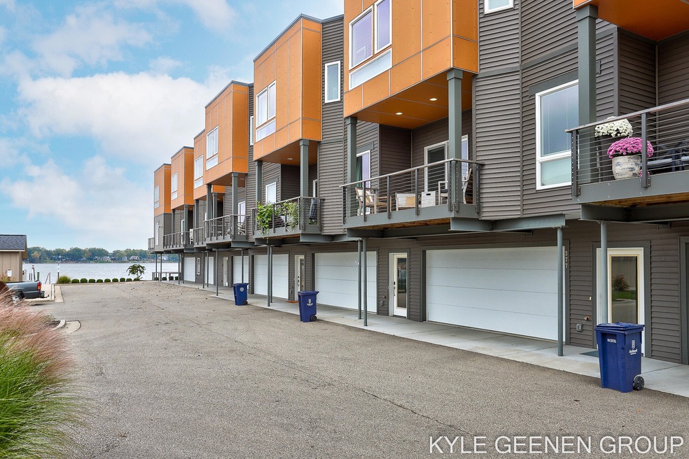 377 Macatawa Pk, Holland-3