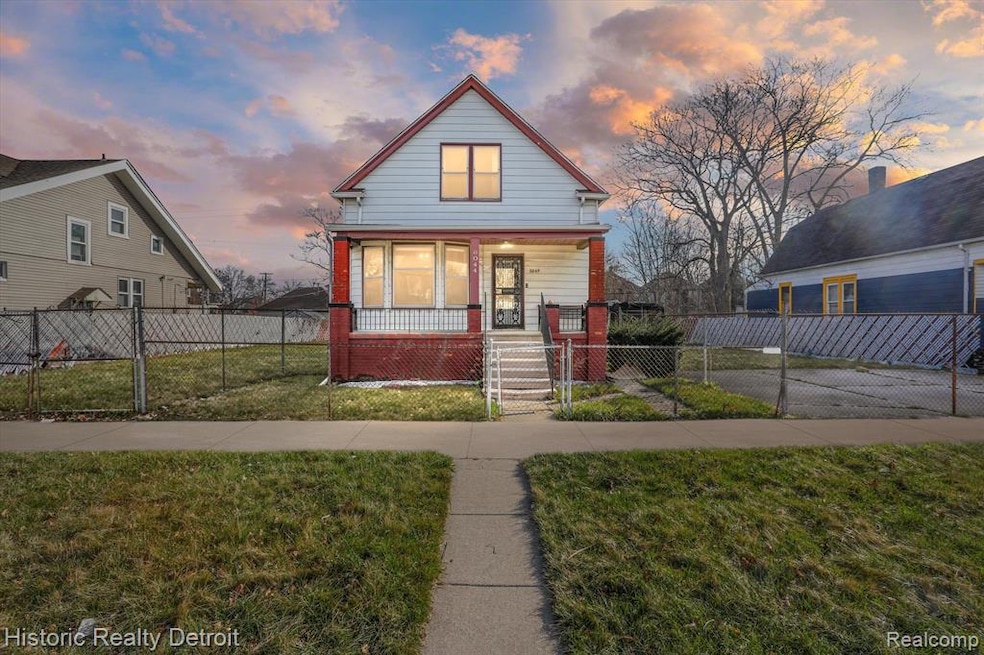 6044 Maxwell, 3 bedroom bungalow, new roof, 3 lots